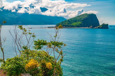 Karadağ 'ın Budva kentindeki Aziz Nicholas Adası