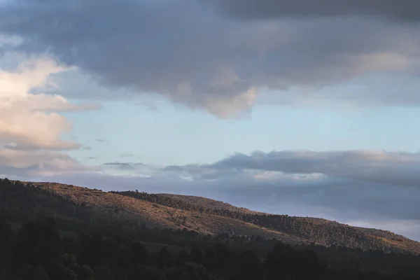 Green Mountain Spring Sun Clouds Calm Landscape Desktop Background — Stock Photo, Image