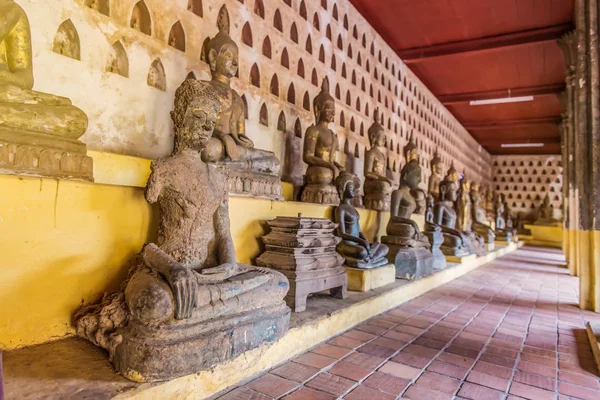 Urgamla Buddha konst i wat Sisaket, Vientiane, Laos — Stockfoto