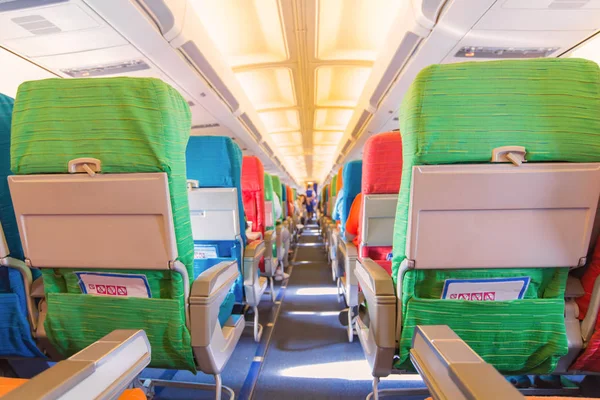 Asiento de avión con cabina de aviones enormes — Foto de Stock