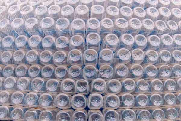 Стек нижней текстуры пластиковых бутылок для фона — стоковое фото
