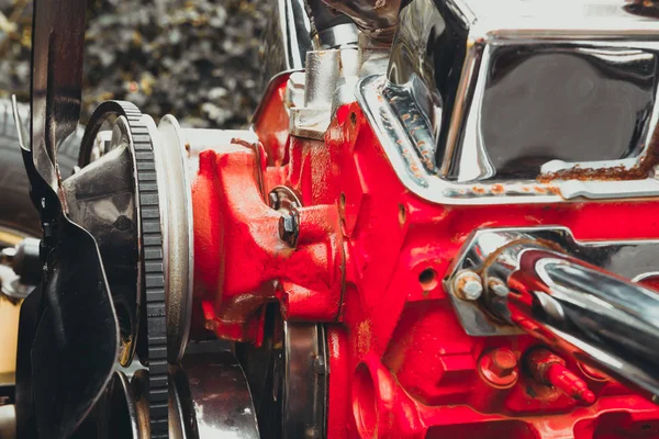 Close up Engine of vintage classic retro car detailed engine par — Stock Photo, Image