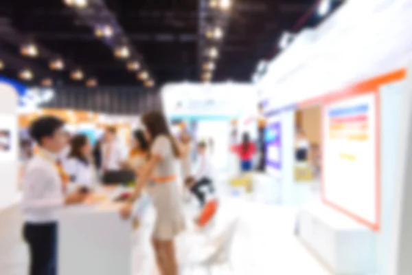 Blurred of people shopping in exhibition hall or shopping centre — Stock Photo, Image
