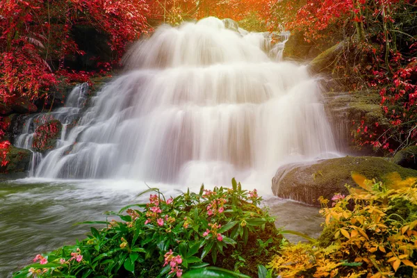 Beautiful waterfall in rainforest at phu tub berk mountain  phet — Stock Photo, Image