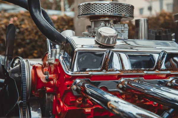 Cerrar Motor de vintage clásico retro coche detallado motor par — Foto de Stock