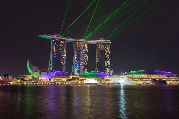 Singapur-Şubat 1, 2017: peyzaj Marina geceleri Singapur'da defne