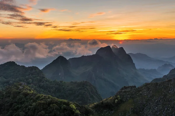 Günbatımı manzara dağ Vadisi Doi Luang Chiang Dao, Tarih, 