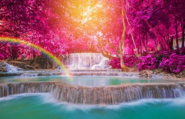 Şelale (Tat Kuang Si Waterfalls Luang praba, yağmur ormanlarında