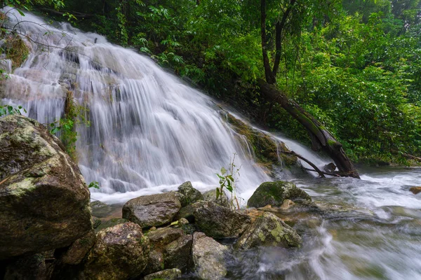 Водопад Pitugro Часто Называют Сердцем Форме Водопадов Umphang Таиланд — стоковое фото