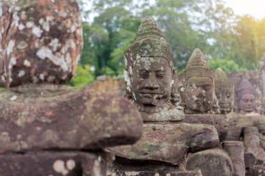 Siem Kamboçya 'daki Angkor' daki Bayon Kalesi veya Prasat Bayon Khmer Tapınağı.