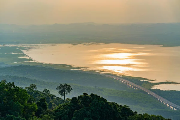 Vista Sul Tramonto Lam Takhong Dam Reservoir Nakhon Ratchasima Thailandia — Foto Stock