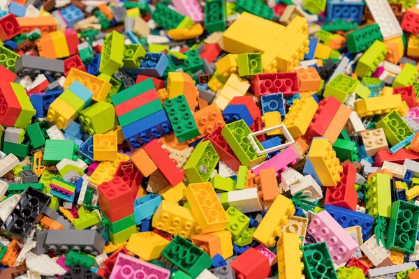 Барвисті Пластикові Іграшки Блоки Столі Дітей Стокова Картинка