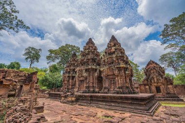 Banteay Srei kale veya Banteaysrei Khmer tapınakta Angkor, siem biçmek Kamboçya.