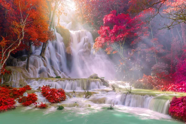 雨林中的瀑布 老挝卢安普拉邦的唐光寺瀑布 — 图库照片