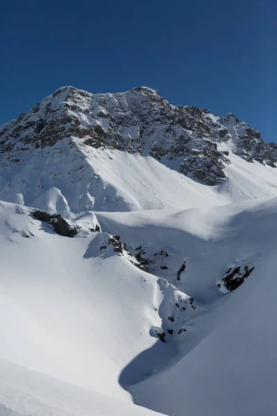 Snötäckta Valbellahorn Bergstoppen Nära Arosa Vintern Med Snö — Stockfoto