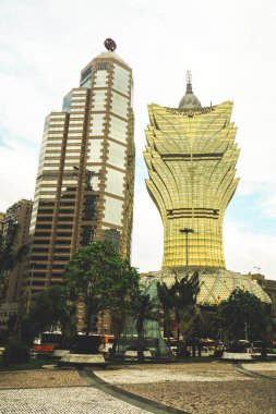 Kasım 2017 Macau China. Büyük Lizbon Kumarhanesi, Macau 'nun simgesi. Grand Lisbon Macau şehir merkezinde ve bir alışveriş merkezine bağlı. Macau Kulesi ve Senado Meydanı önemli simgeler.