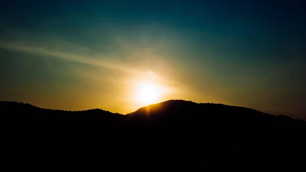 Coucher Soleil Dramatique Lever Soleil Avec Éruption Soleil Sur Vallée — Photo