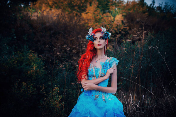 Фея в осеннем лесу
