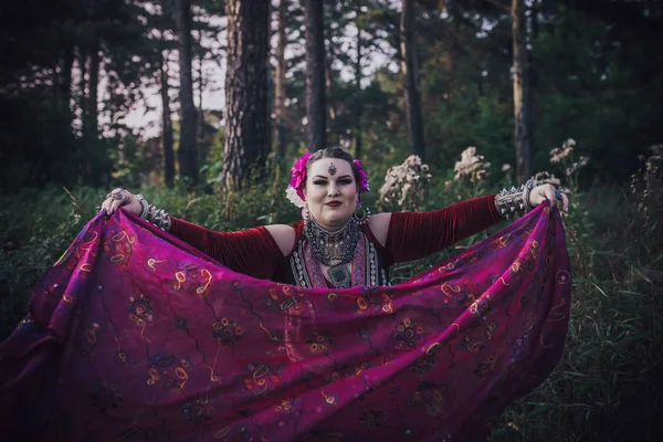 Danseurs Tribaux Dans Forêt — Photo