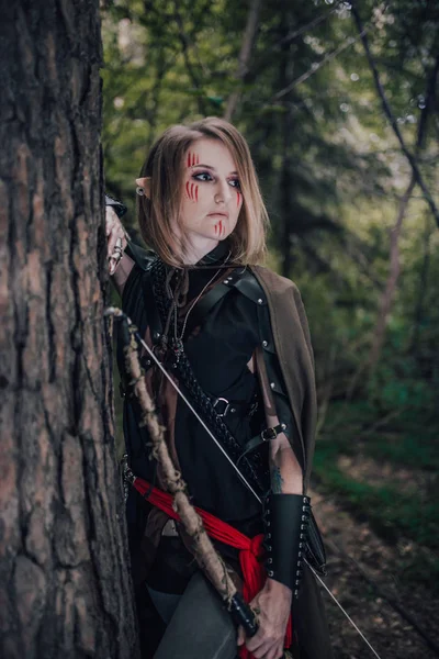 Elfe Archer Dans Forêt — Photo