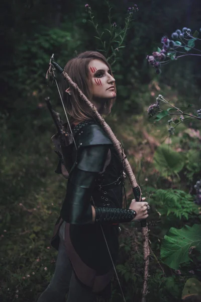 Elfe Archer Dans Forêt — Photo