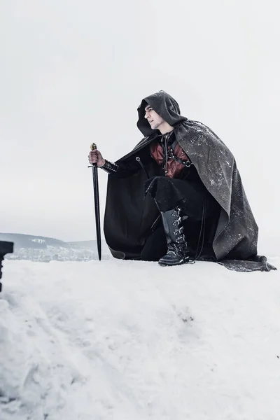 Зимний Рыцарь Мечом — стоковое фото
