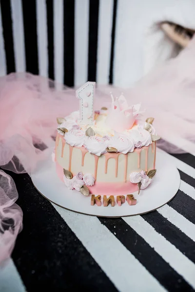 Ein Jahr Kuchen Für Ein Mädchen — Stockfoto