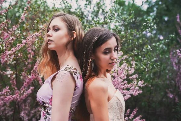 Chica Vestido Delicado Con Mehendi Cuerpo Almendras Florecientes — Foto de Stock