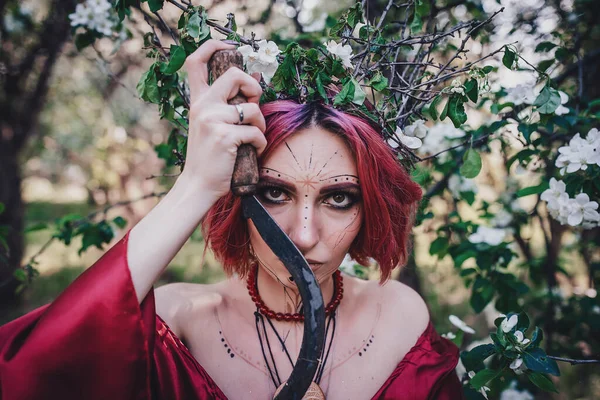Flicka Rött Och Rött Hår Form Druid Äppelträd — Stockfoto