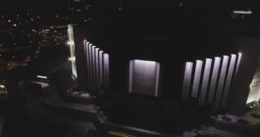 Sofya Bulgaristan -14-10 2019: Bulgaristan 'ın Sofya kentindeki Ulusal Kültür Sarayı. Muhteşem binanın insansız hava aracı görüntüsü