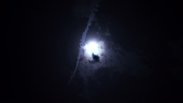 Full Moon Shining In Clouds On Sky Night View — Stock Video