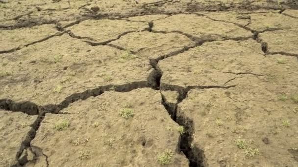 Catastrophic causes of global warming and pollution. Empty cracked bottom of Studena dam,Pernik, Bulgaria — стокове відео