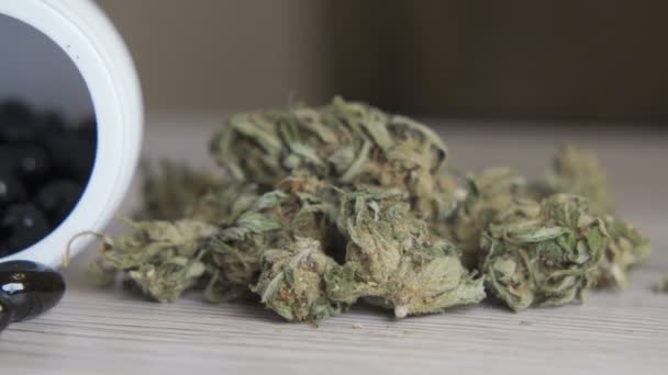 Конопля Медична марихуана висушені голови вінтажний фон — стокове відео