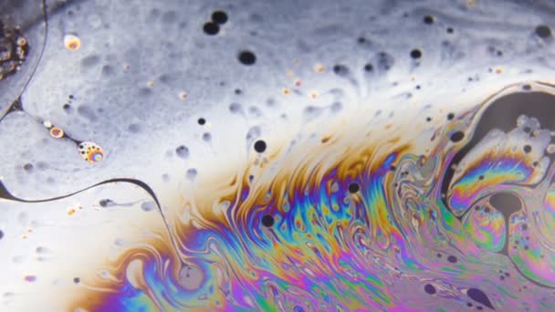 Abstrakt atmosfärisk bakgrund. Färgglada bubblor rör sig i vätska — Stockvideo