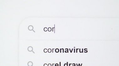 Coronavirus haberlerinde trend araştırması. Evde tablet kullanılıyor