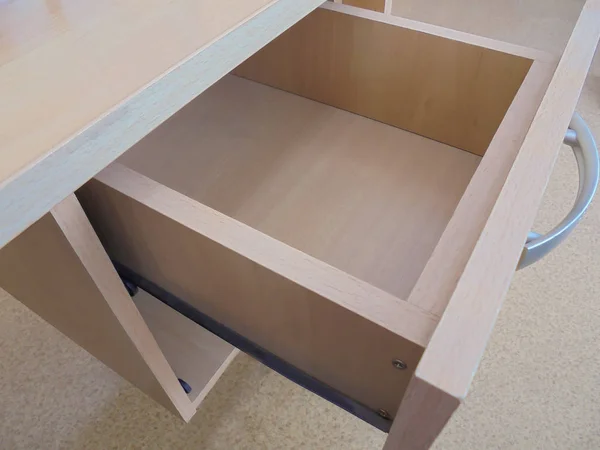 Boş genişletilmiş üst çekmece ve ofis için metal masa sapı.