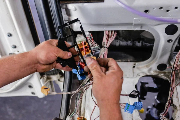 Eletricista Automóveis Trabalho Oficina — Fotografia de Stock