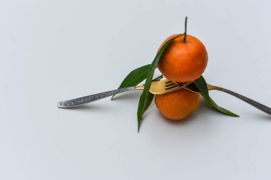 Arka planda mandalinalar