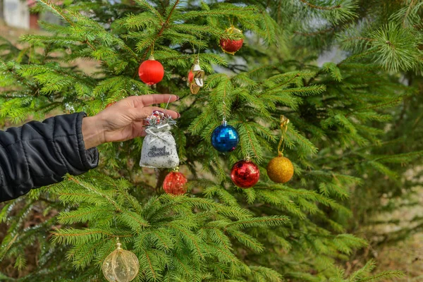 Julgran Dekorerad Med Leksaker — Stockfoto