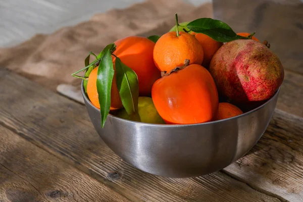 Frutas Exóticas Cuenco Metal — Foto de Stock