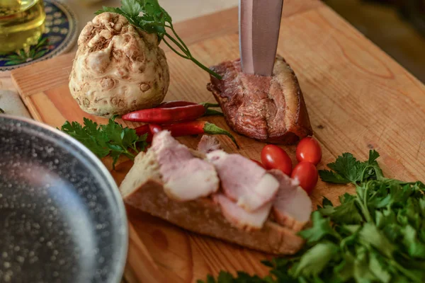 Jamón Verduras Sobre Mesa — Foto de Stock