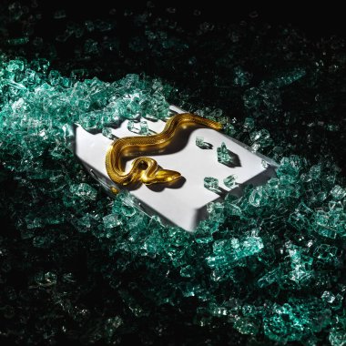  Soyut arkaplanda mücevherler