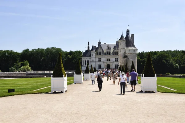Chenonceau, Fransa - Haziran, 2013 - Loire Valley castle village Chenonceaux yakınındaki. 15-16 yüzyılda, geç Gotik ve erken Rönesans mimari bir karışımı inşa edildi.