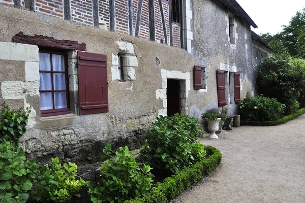 CHENONCEAU, FRANCE - JUNE, 2013 - Farm at the Chateau de Chenonceau, Loire Valley castle near the village of Chenonceaux . — стоковое фото