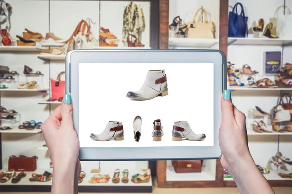महिलाओं के जूते की बिक्री ऑनलाइन — स्टॉक फ़ोटो, इमेज