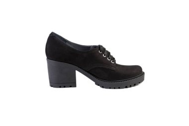 Bahar ayakkabı beyaz bir arka planda online katalog