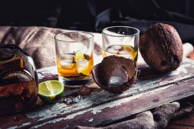 ROM kireç ve buz bir korsan gemisi tutun