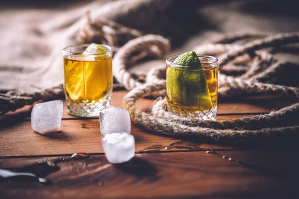 Rum tequila, mocne drinki vintage zdjęcie — Zdjęcie stockowe