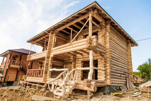 La construcción de una casa de madera — Foto de Stock