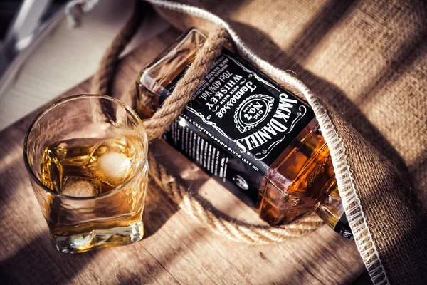 Львов Украина Апрель 2020 Бутылка Стакан Виски Jack Daniels Фото — стоковое фото